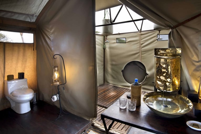 &Beyond Serengeti Under Canvas Serengeti-Under-Canvas-bathroom