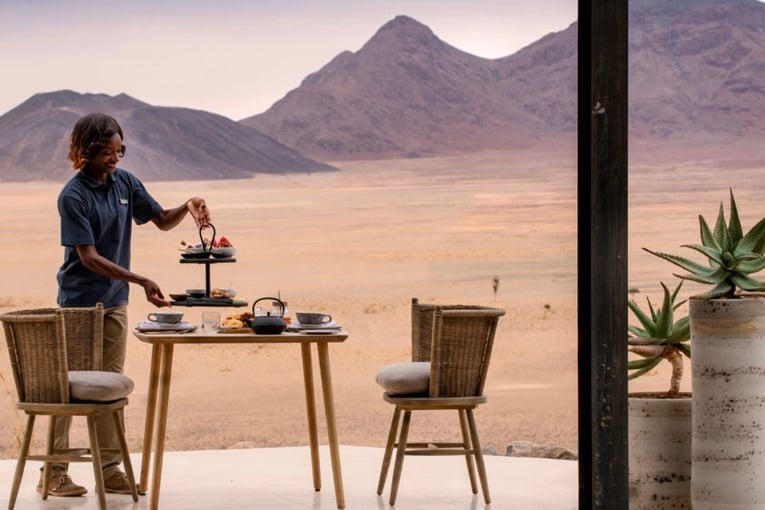 &Beyond Sossusvlei Desert Lodge Outdoor-dining-andBeyond-Sossusvlei-1-1024x576