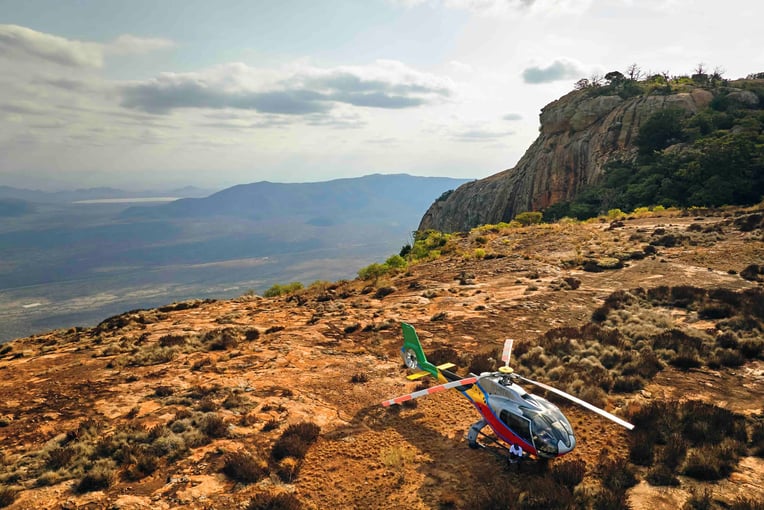 &Beyond Suyian Lodge, Keňa – Laikipie | Exclusive Tours Kenya-Suyian-Conservancy-Helicopter _5_