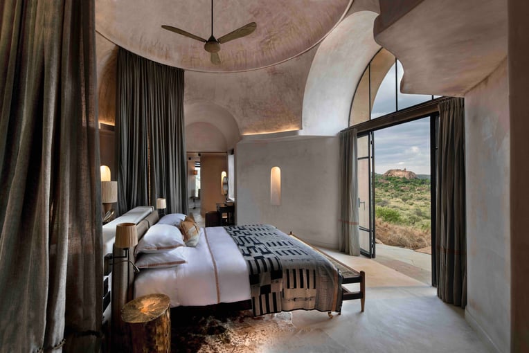 &Beyond Suyian Lodge, Keňa – Laikipie | Exclusive Tours Kenya-Suyian-Lodge-Suite-Bedroom _5_