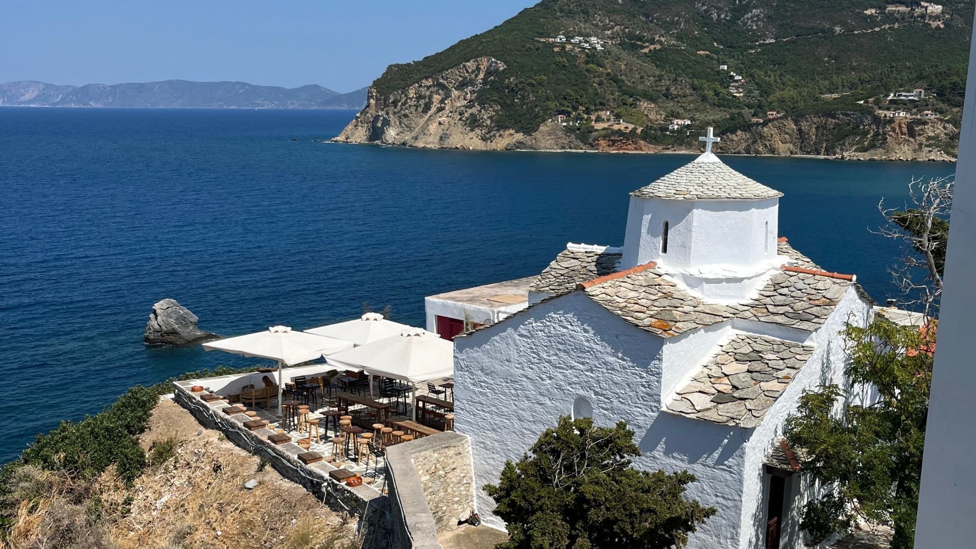 moře, kostel, příroda v Řecku