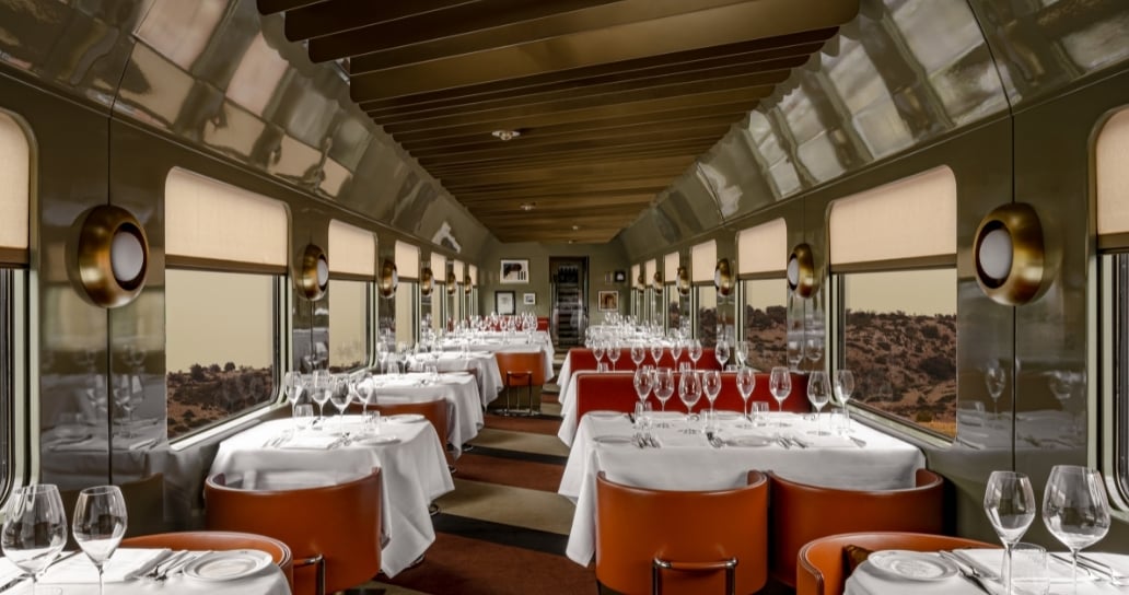restaurace ve vlaku