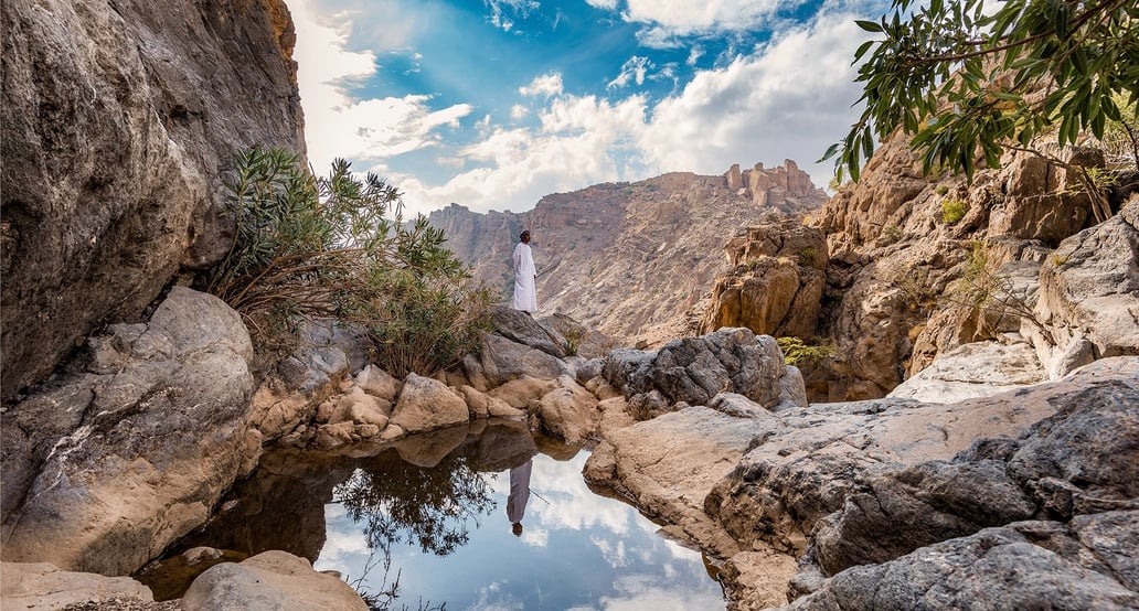 1032x554 Anantara Al Jabal Al Akhdar leisure---hiking-in-with-a-mountain-guru
