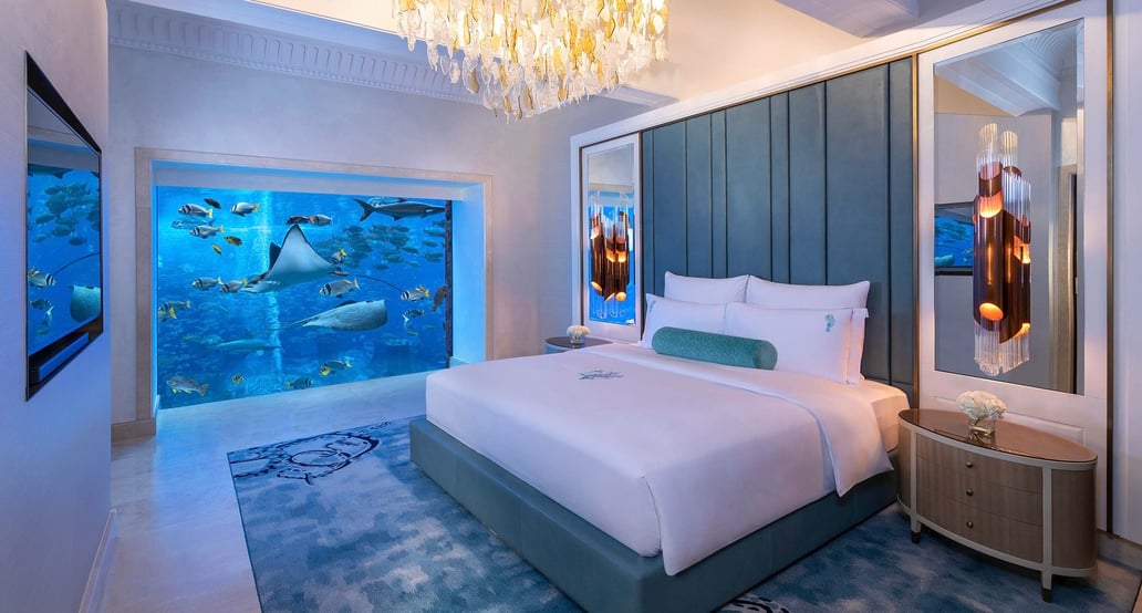 1032x554 Atlantis The Palm underwatersuite-interior-underwatersuitebedroom