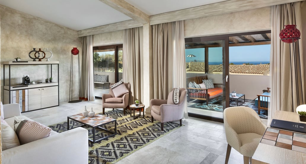 1032x554 Baglioni Resort Sardinia Baglioni_Resort_Sardinia_Tavolara_Suite_Living_Room