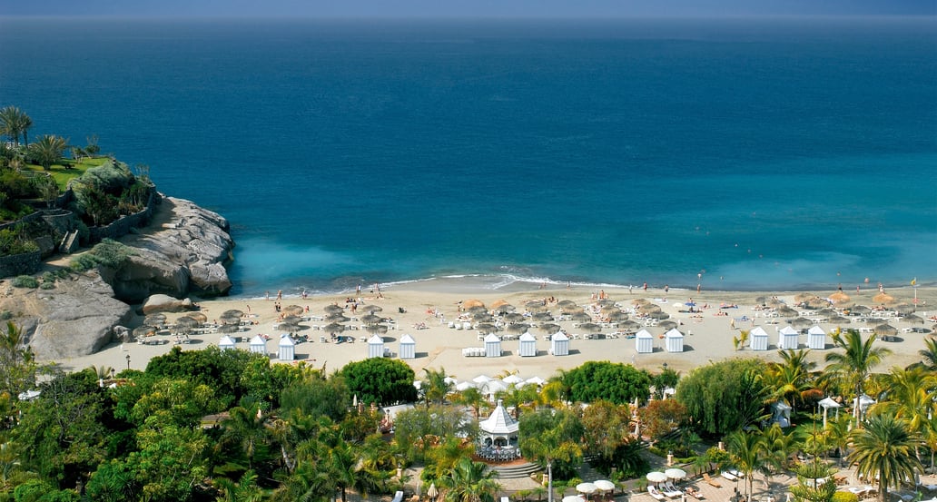 1032x554 Gran Hotel Bahía del Duque HI-4-el-duque-beach-aerial-view