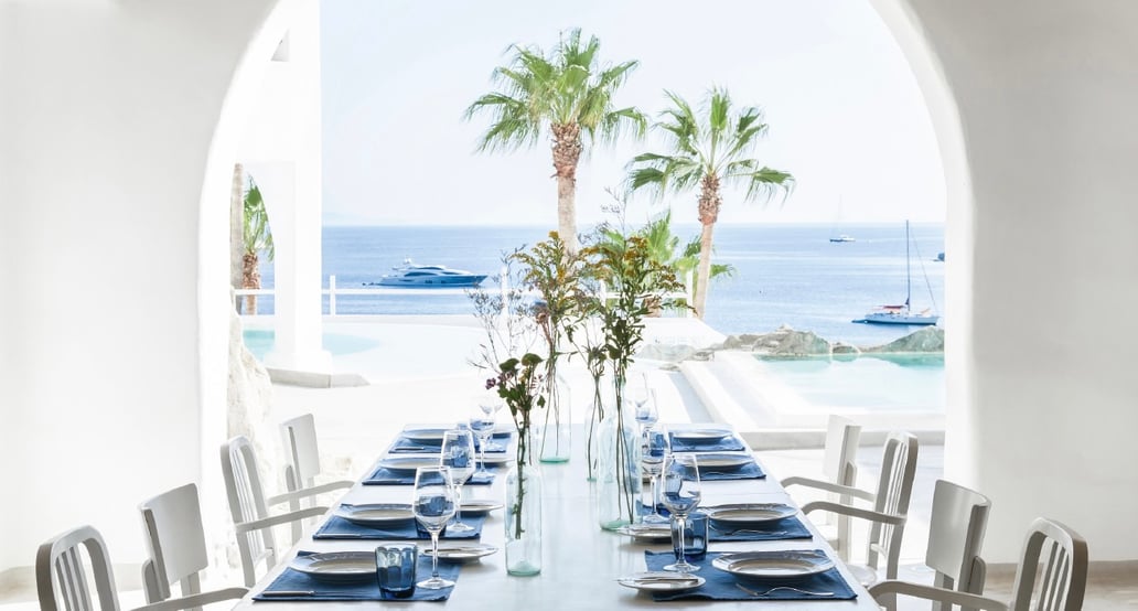 1032x554 Grecotel Mykonos Blu 14-al-fresco-dining-in-l-archipel-restaurant-grecotel-mykonos-blu-20375