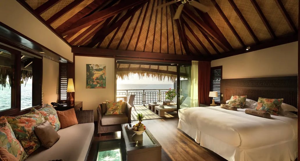 1032x554 Hilton Moorea Lagoon Resort 109-premium-panoramic-overwater-bedroom-01