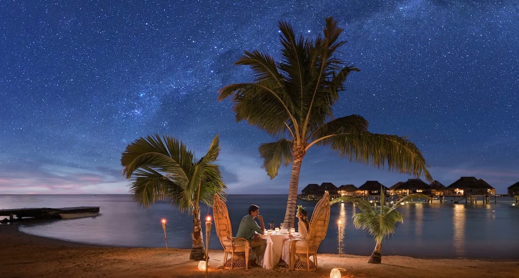 1032x554 Hilton Moorea Lagoon Resort romantic-beach-dinner-03-stars