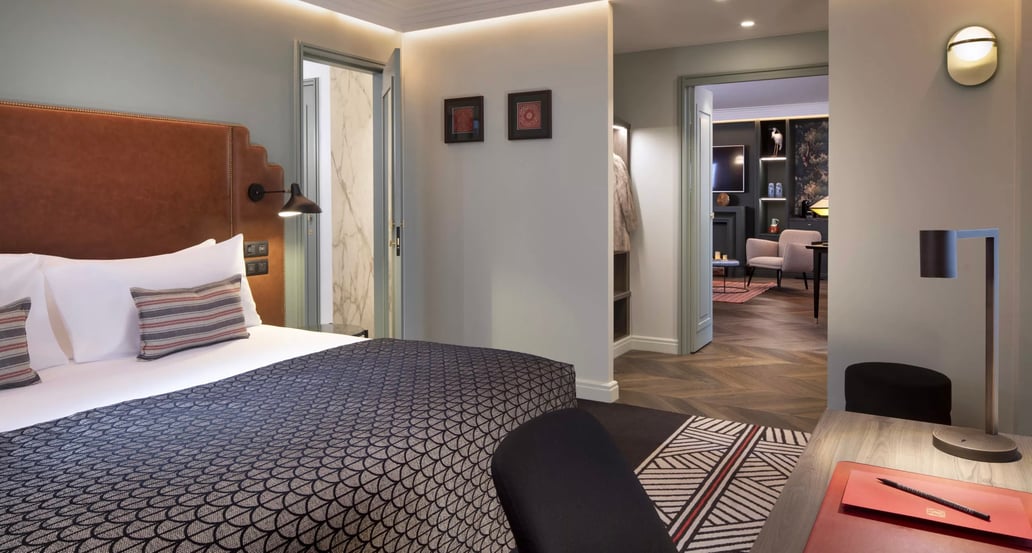 1032x554 Hotel Maison Rouge, Francie – Štrasburk Suite-518-Vue-Chambre-3-scaled