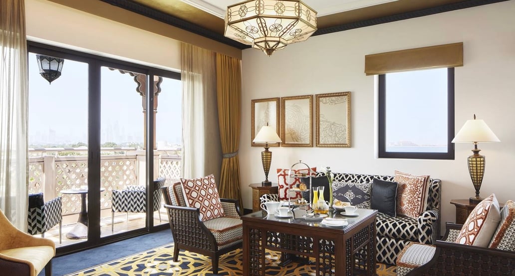 1032x554 Jumeirah Al Qasr medium_resolution_150dpijumeirah-al-qasr--junior-arabian-suite--living-area