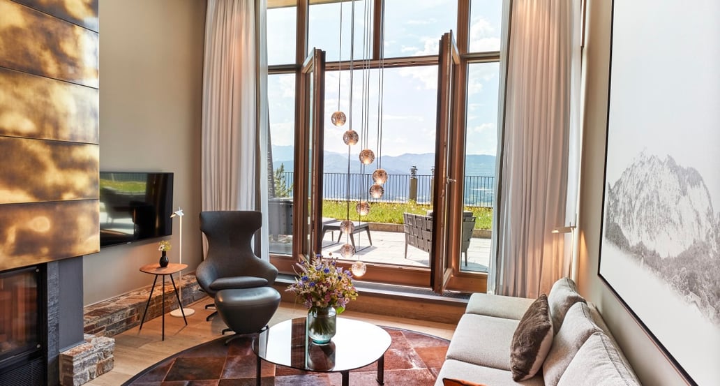 1032x554 Kempinski Hotel Berchtesgaden KISZG1_Maisonette Suite1_Office_22351