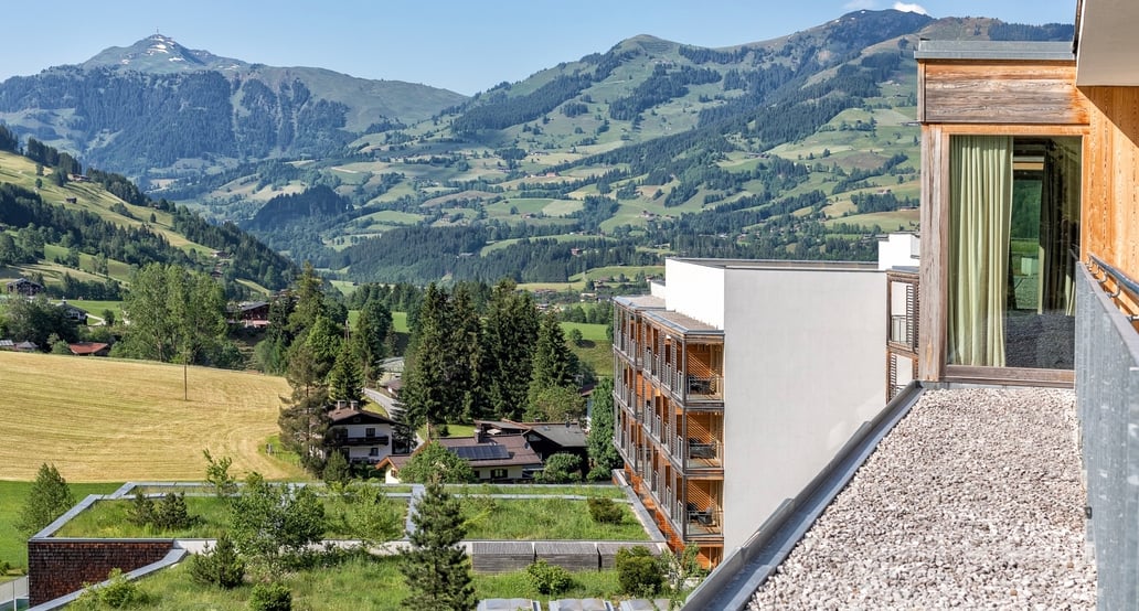 1032x554 Kempinski Hotel Das Tirol jpeg_kempinski-das-tirol_outside_penthouse-view