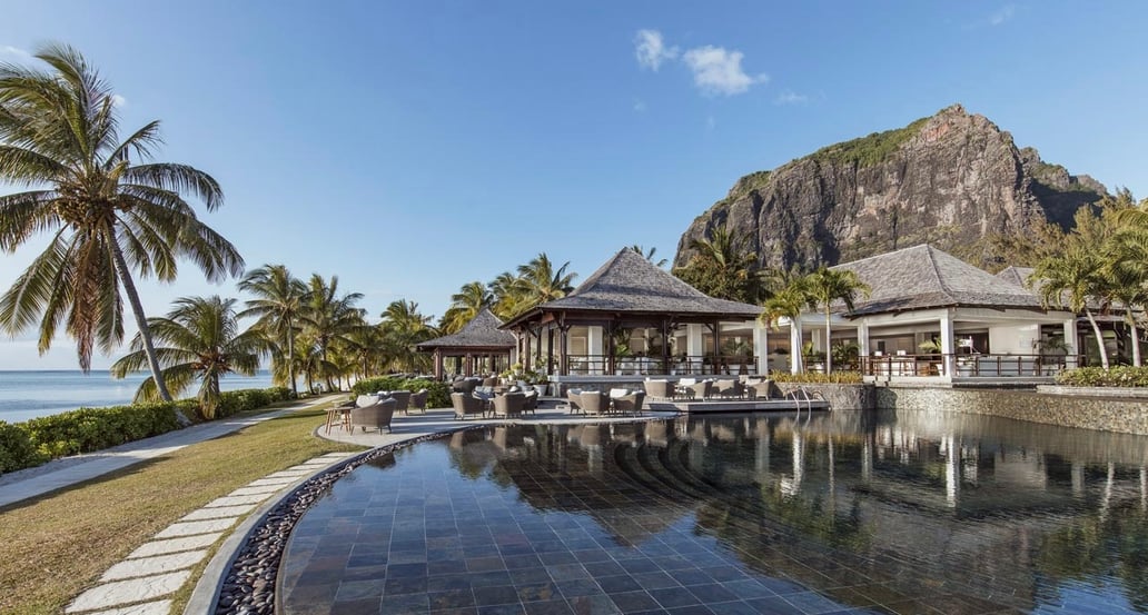 1032x554 LUX* Le Morne llm_pool_1