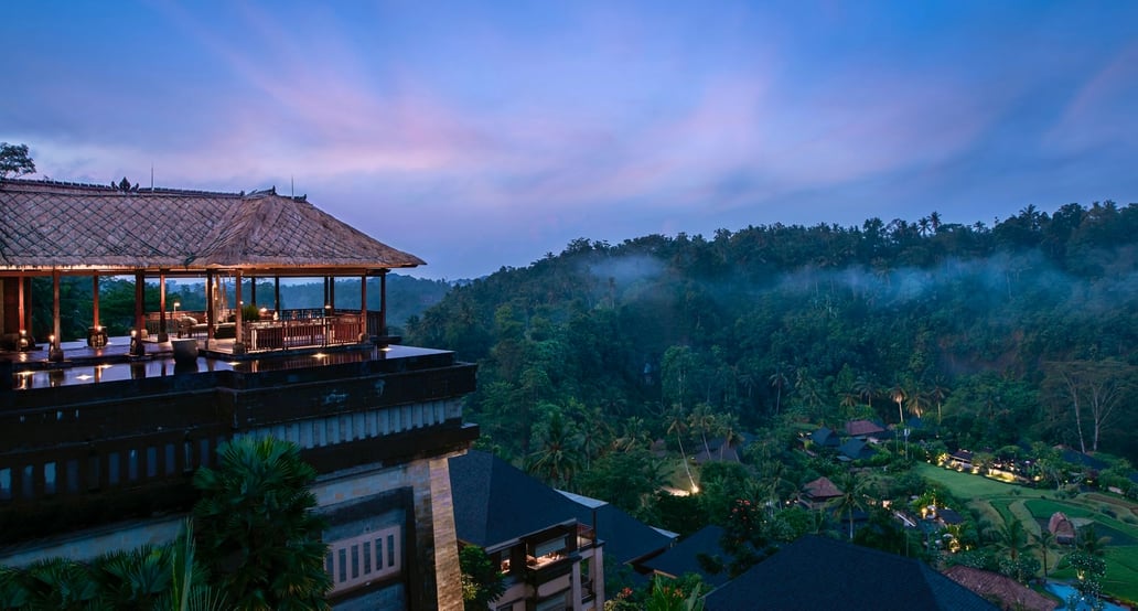 1032x554 Mandapa, A Ritz Carlton Reserve 50583183-Wantilan at Dusk