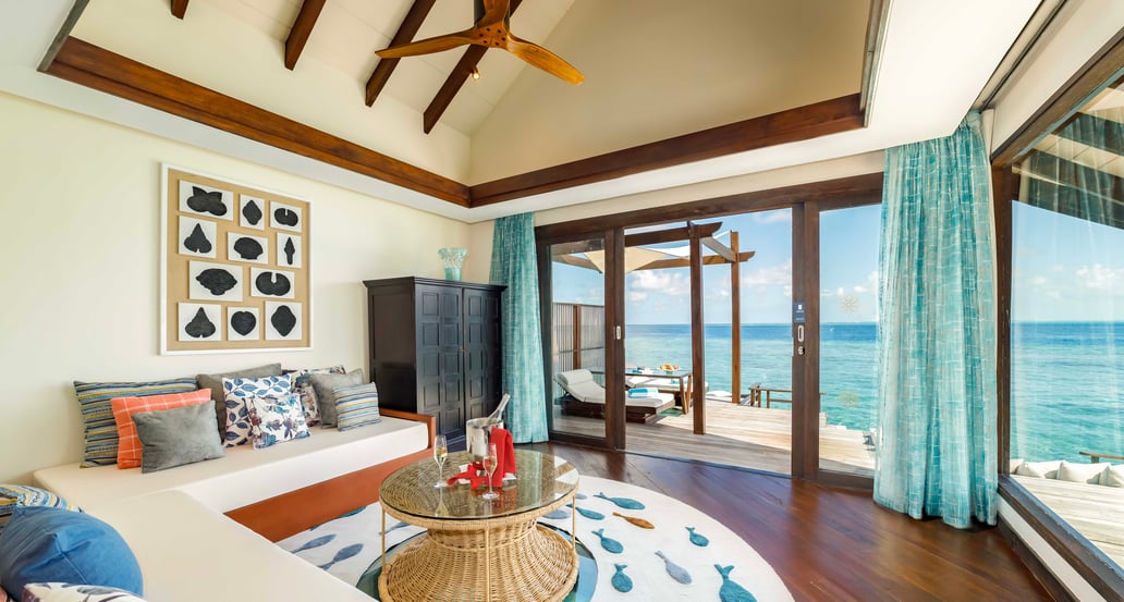 1032x554 OZEN RESERVE BOLIFUSHI - Ocean Pool Suite - Living Room