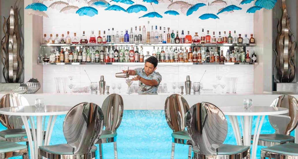 1032x554 One&Only Royal Mirage OO_RoyalMirage_FB_Jetty_Bar_Cocktails_3310_MASTER_Small