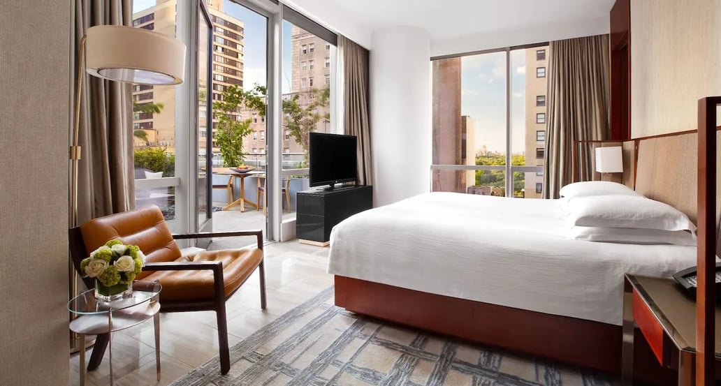 1032x554 Park Hyatt NY NYCPH-P0646-Sky-Terrace-Suite-Bedroom.16x9