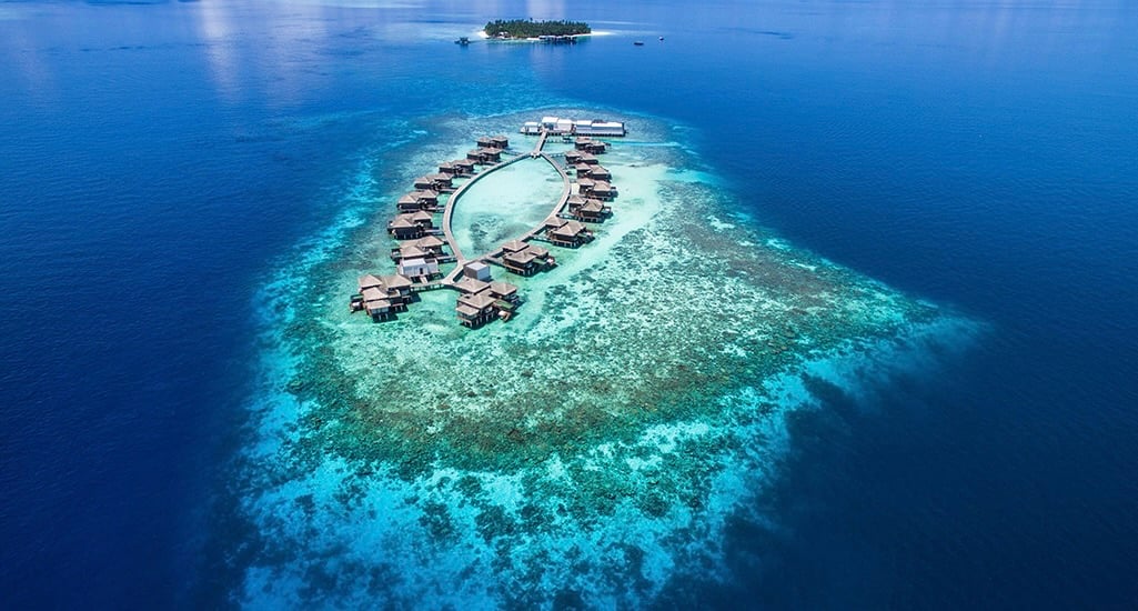 1032x554 Raffles Maldives Meradhoo Resort rmm-festive-magic-fairmont-style-fairmont-dubai