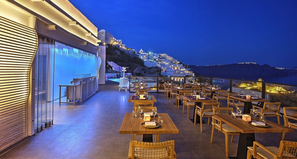 1032x554 Santorini Secret Suites & Spa Black-Rock-22