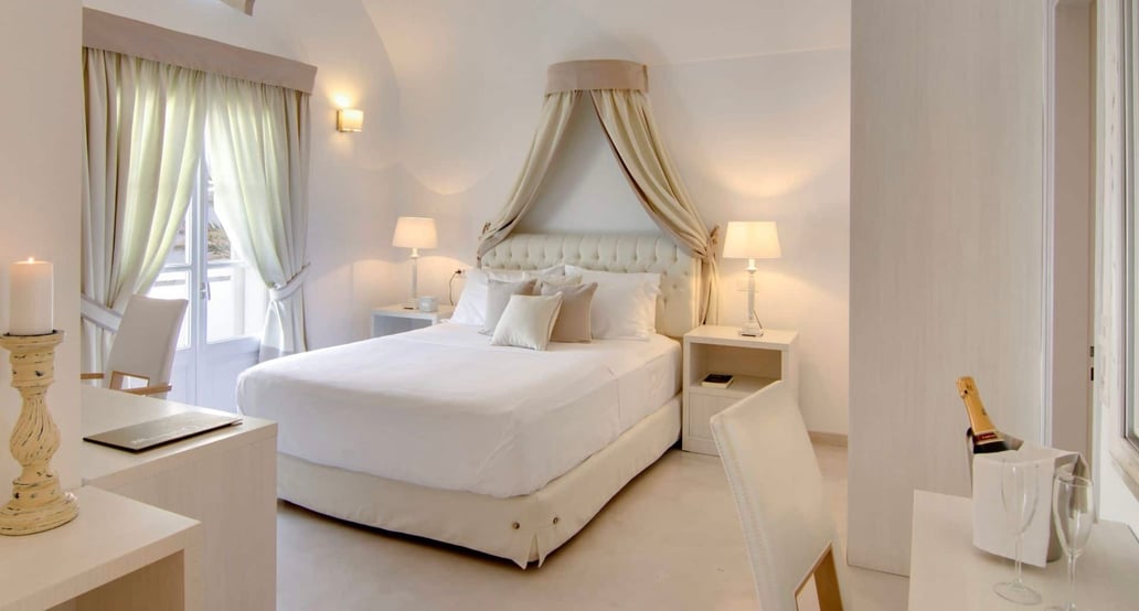 1032x554 Santorini Secret Suites & Spa Junior-Villa-bedroom-III