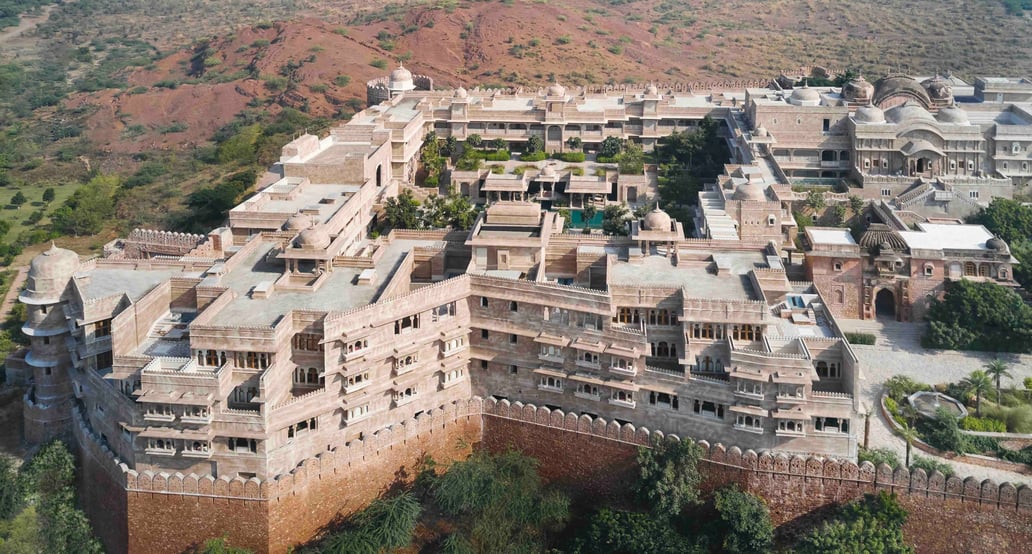 1032x554 Six Senses Fort Barwara, Indie – Rajasthan Fort Exterior View