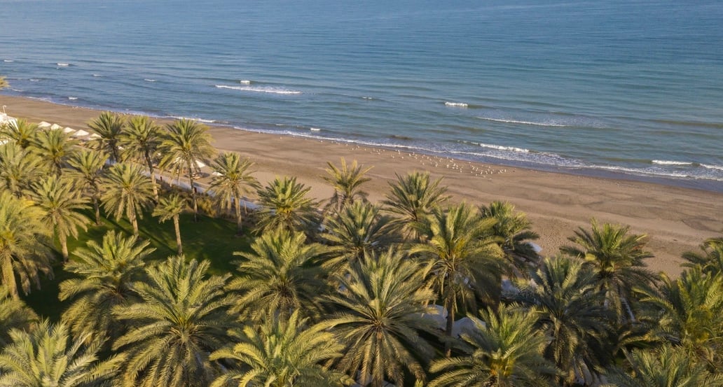 1032x554 The Chedi Muscat CMU-Overview-Beach-view