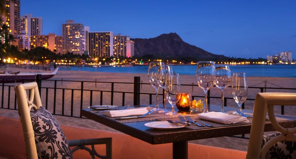 1032x554 The Royal Hawaiian hnllc-restaurant-7918-hor-clsc