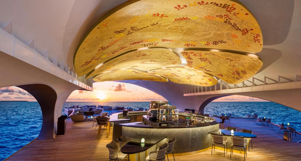 1032x554 The St. Regis Maldives Vommuli Resort mlexr-bar-6212-hor-clsc
