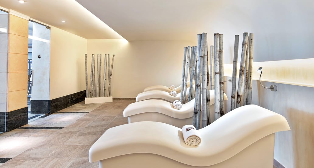 1032x554 The St. Regis Mardavall Mallorca Resort pmixr-releaxation-7531-hor-clsc