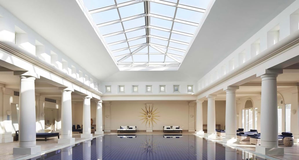1032x554 _ANASSA thalassa-spa-anassa-1900x1200-indoor-pool