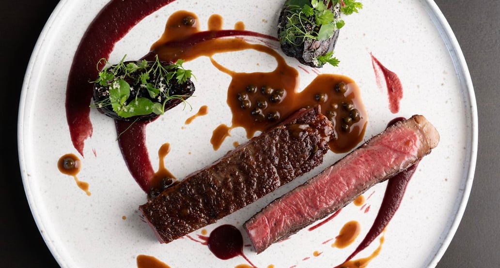 1032x554_The Ritz-Carlton Residences, Havaj – Oahu_50615978-La Vie - American Wagyu Steak