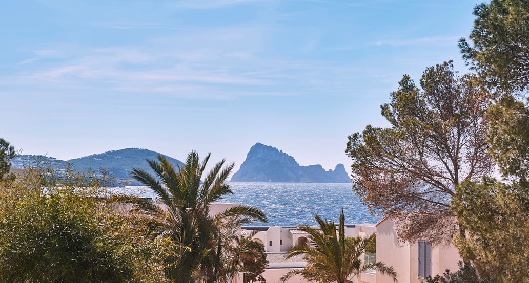 1032x554_destinace_7P - EsVedra - From Ibizan Village - Day 