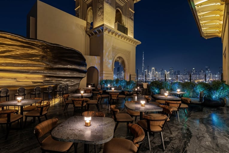 večerní posezení, terasa, stavba