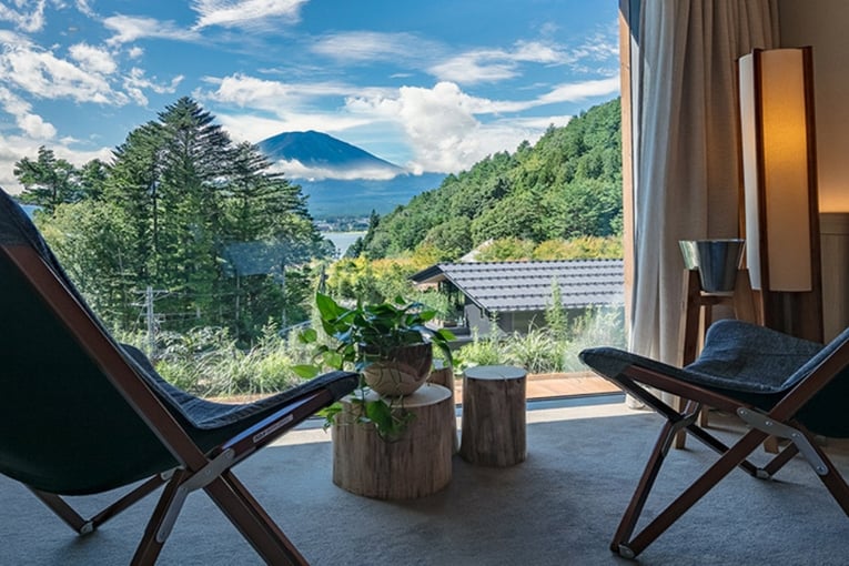 výhled na přírodu, křesílka