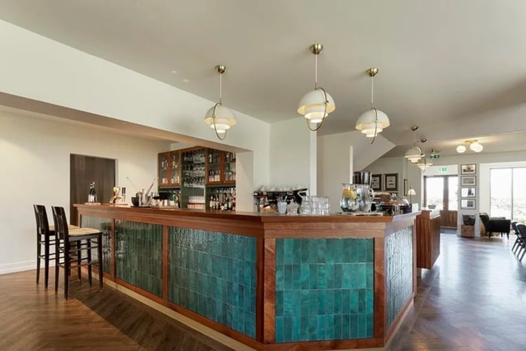 bar