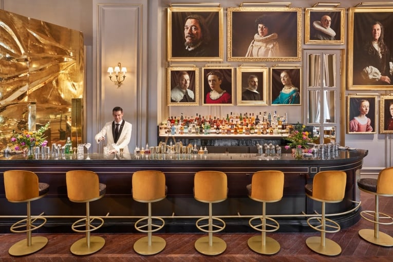 bar