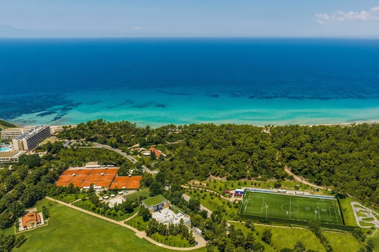 moře, kurty, hřiště