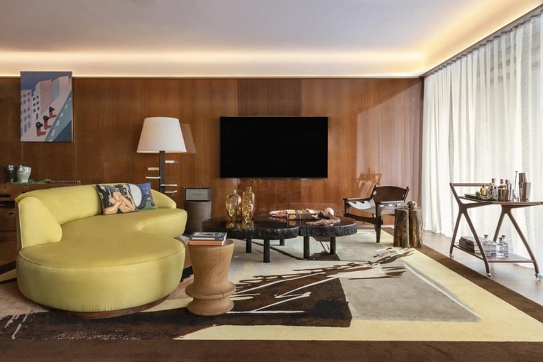 1200 x 800 Rosewood Sao Paulo, Brazílie _ Exclusive Tours_interiér_RWSPO_3-0_Brand-com_Assets_Room_PremierSuite_LivingRoom.jpg