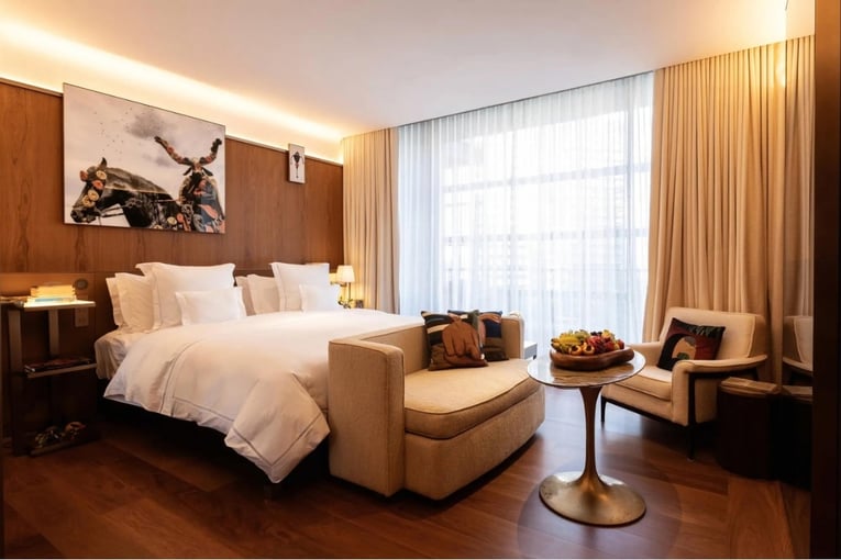 1200 x 800 Rosewood Sao Paulo, Brazílie _ Exclusive Tours_ložnice_RWSPO_3-0_Brand-com_Assets_ROOMS_GRAND_PREMIER_SUITE_2.jpg