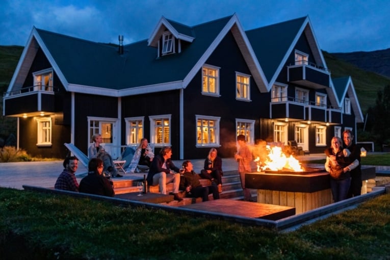 večer, hotel, oheň