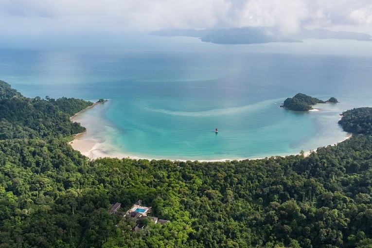 pláž, moře, džungle