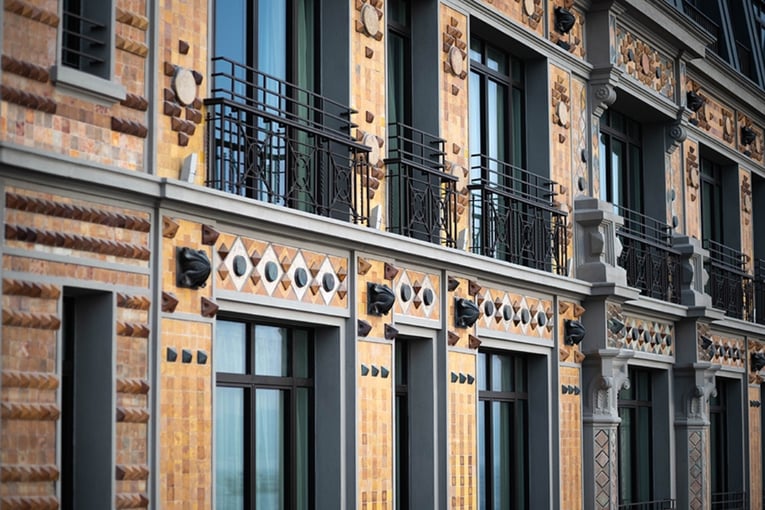 fasáda, okna, zdobení