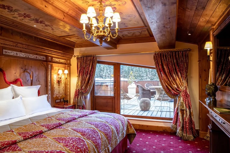 1200x800 Les Airelles, Francie – Courchevel 3e2e17d0-b896-485a-9eeb-a9111d524a5f_ARL-AAP-Chambre-1-1920-x-1280.png-2