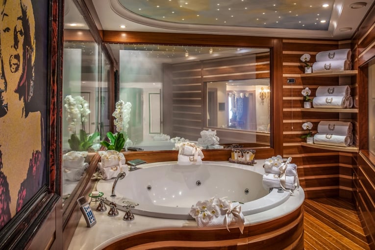 1200x800 Rome Cavalieri Waldorf Astoria Penthouse Suite Jacuzzi