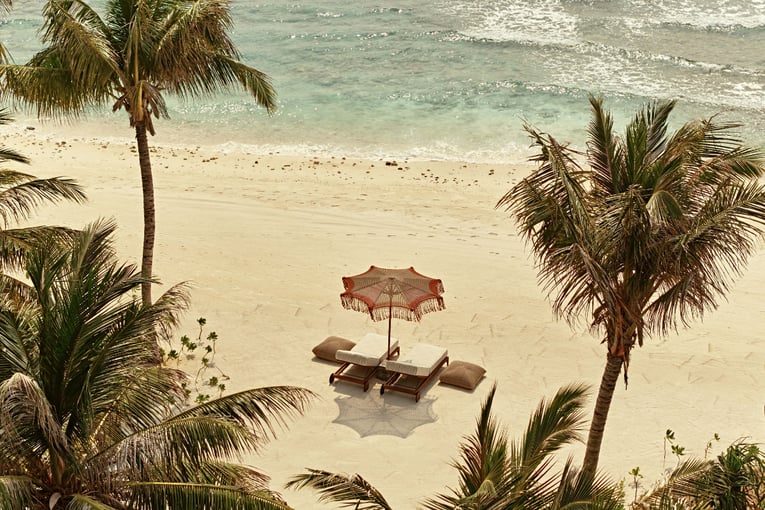 .Here_Aerial_Beachfront_Lounge
