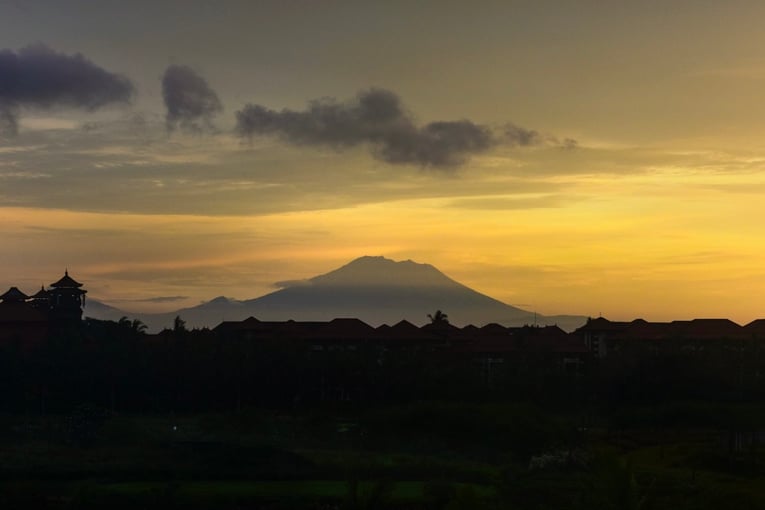 1200x800_Bali_str1708wn-193453-sunrise-at-the-st-regis-bali