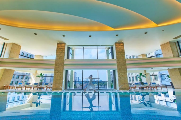1200x800_bazen_The Peninsula Tokyo