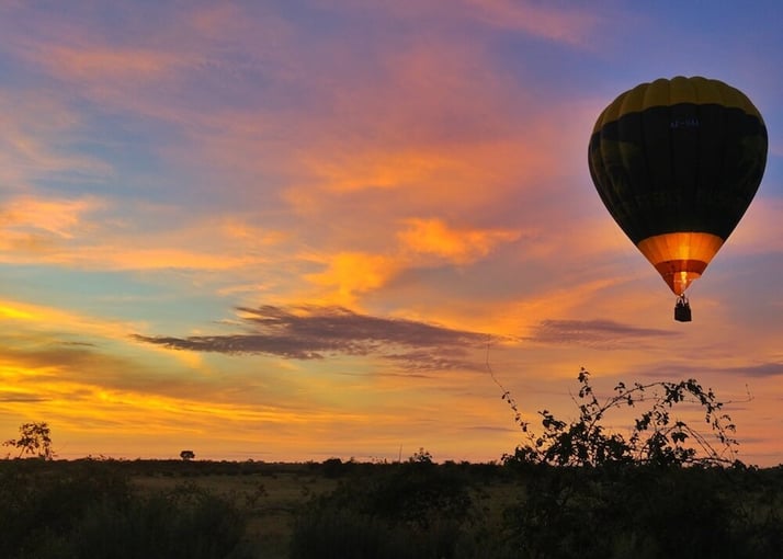 1200x800_mapula lodge_Mapula-Lodge-balloon-at-sunrise