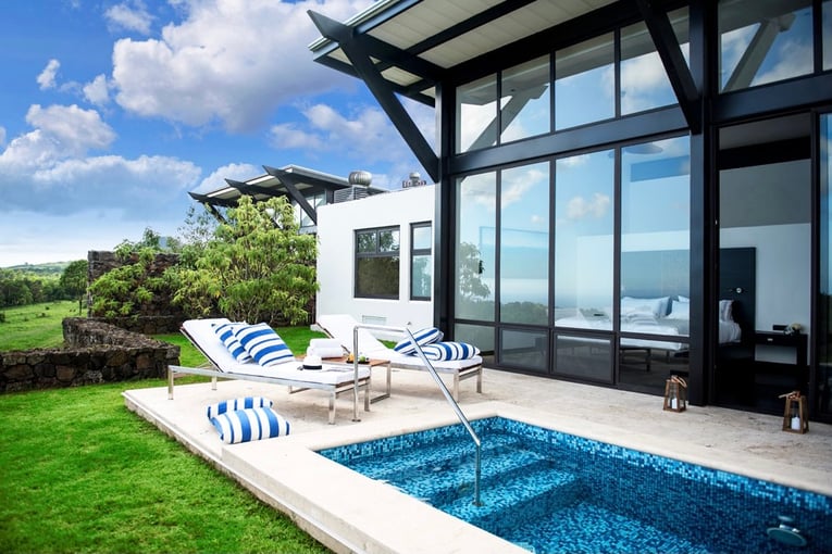 1200x800_pikaia_lodge_pool-suite-5